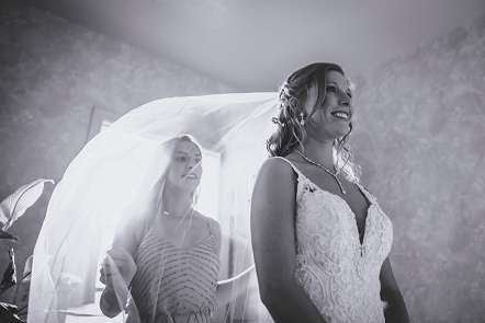 Bride wedding photo in Tucson Arizona by Wedding Photographer Justin Haugen